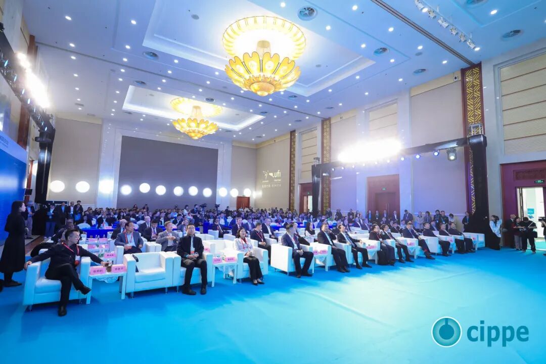 陈昌智 张来斌 刘宏斌 刘清友 杨立强参观调研cippe北京石油展